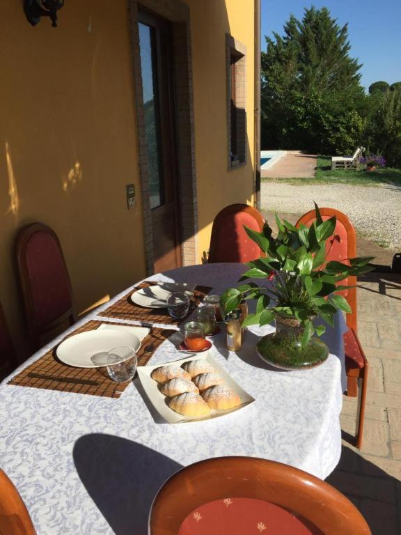 Il Casale Di Lavinia Bed and Breakfast Fabro Exteriör bild